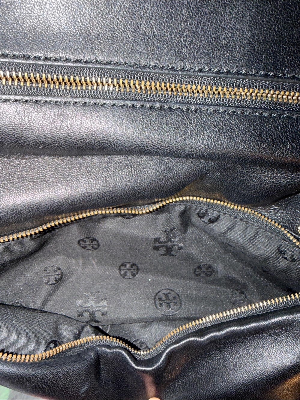 Tory Burch Black Leather Bag with Gold Chain - Picture 6 of 13